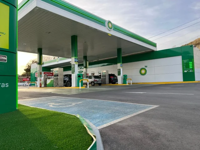Gasolinera las cigüeñas